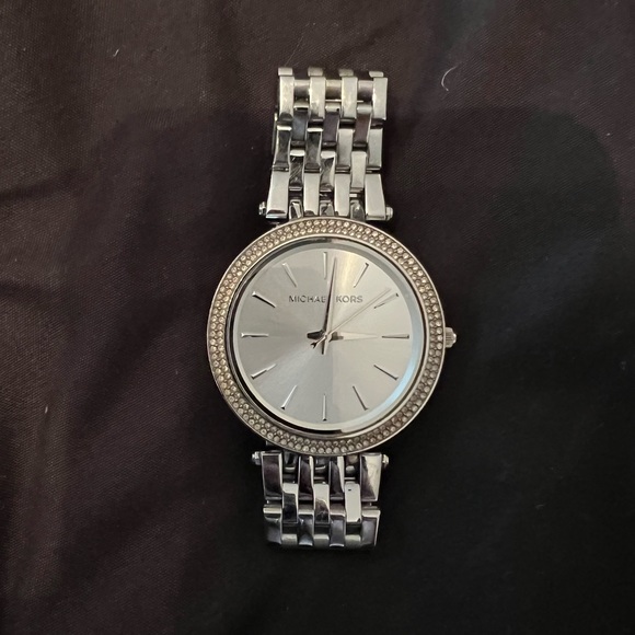 Michael Kors Silver Watch - Picture 1 of 1